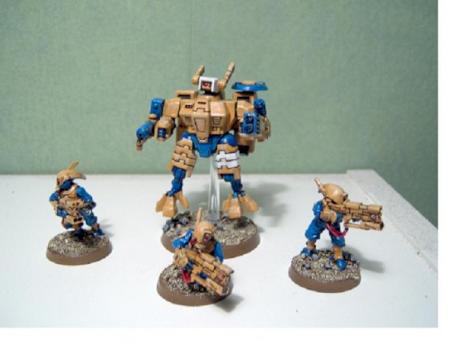 One Battlesuit & Three Pathfinders by despot