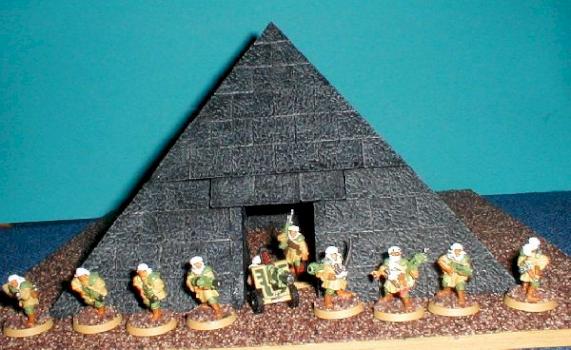 Tallarn Desert Raiders + Pyramide by h2oy