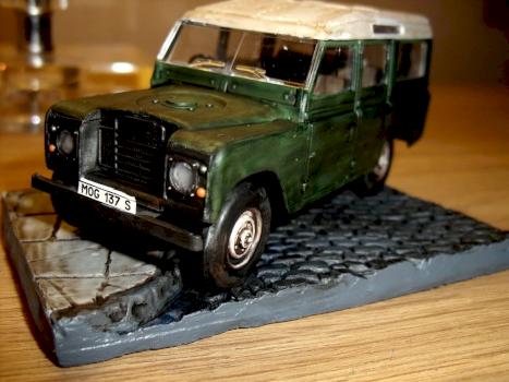 Thought I would try a different kind of model by Freelander99