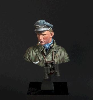 Fallschirmjäger offizier- (1941) Bust 1/10 (LB miniatures) by Max Nebel