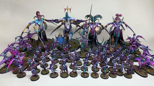Slaanesh Daemons 40k by NerdAlert