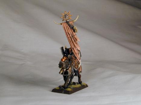 Chaos Knight Bannerbearer by Cavepainter