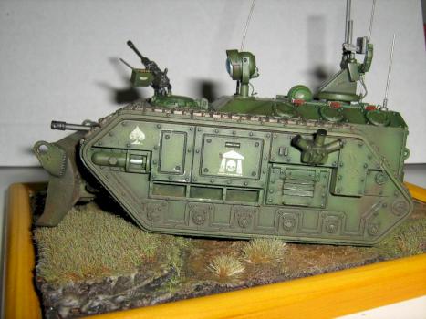 Warhammer 40k Chimera converted into a command & control vehicle by Cagnass