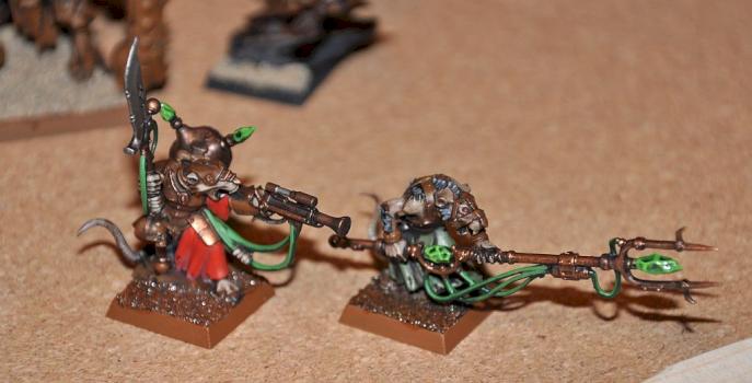 Island of Blood Skaven Warlock and Packmaster by wikear