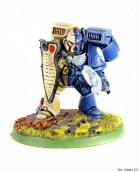 Warhammer 40000 Chaplain by Ratboy