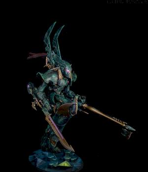 Drukhari Phanton Titan | Magnetized Kit Bash by White Metal Games