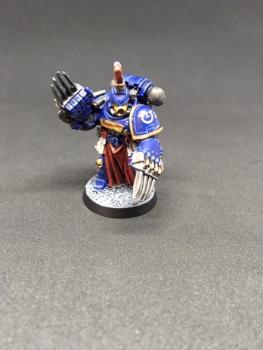CAPTAIN CAPITAN ULTRAMARINES SPACE MARINES WARHAMMER by juanlurockerman