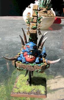 Slann mage Priest by WatchDragon