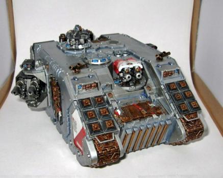 Land raider Chevaliers Gris by Abhorash
