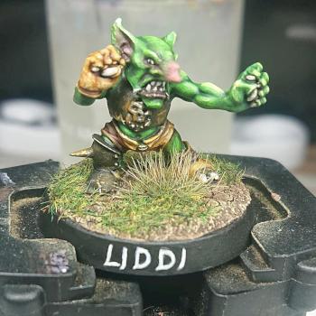 Blood bowl goblin by Thilialin