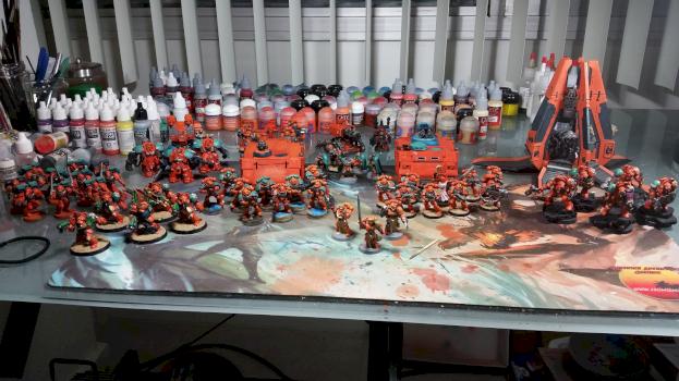 Heya guys! I'm a bit of a noob painter. Thought it would be cool to pick a bit differenct color sche by The Eternal Monarch