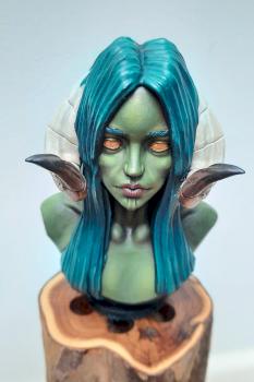TytanTroll Miniatures: Horned Girl Bust by Aurigus