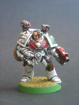 Space marine apothecary by Tiberius122