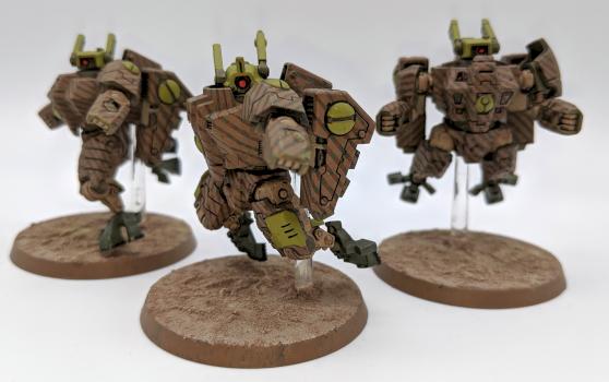 XV8 Crisis Battlesuits by Seboh