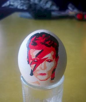 David Bowie / Ziggy Stardust Easter Egg by kamiskaminski