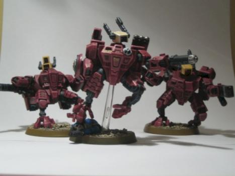 Tau Crisis suit team by White Wolf