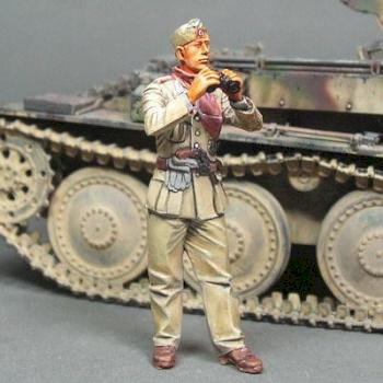 1/35 WWII GERMAN DAK OFFICER by dtfactory