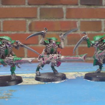 Tyraniden Krieger auf der MÃ¼lltonne :-) by Chaoseddy