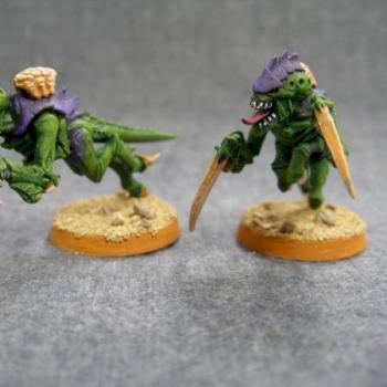 Tyranid grunts by Dave4tin