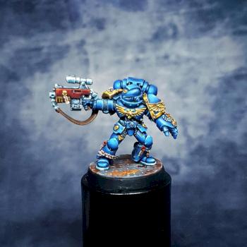 ultramarines sergeant by Pahaere