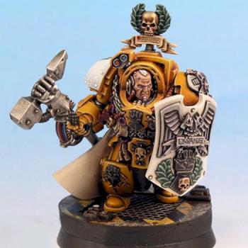Imperial Fist Captain Lysander by Wiltrichs