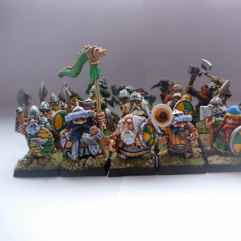 Dwarf warriors regiment by Makros