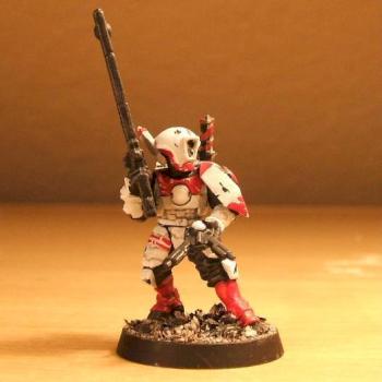 Tau Fire Warrior - Tau Feuerkrieger by Asuryan der Große