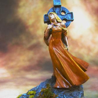 Lady in waiting ( Nocturna ) by The Huntress