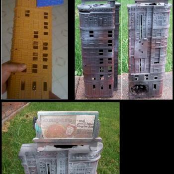 Post-apocalypsed a Spiderman toy building for 28mm by Byteknight