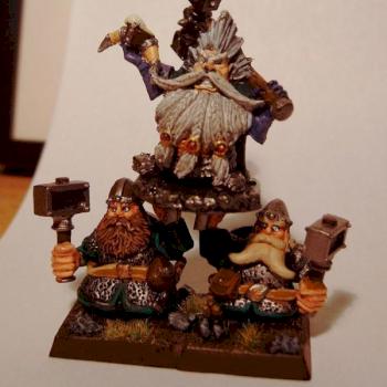 Zwergen König auf Schildträger (Dwarf) by WaxWeazle