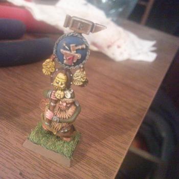 Dwarf Standard Bearer by Decreep