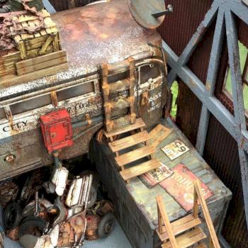 Post Apoc Bus House detail by Clanmac