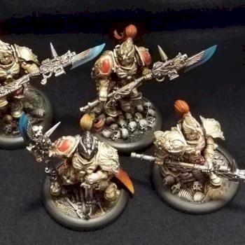 Adeptus Custodes by Kuldunax