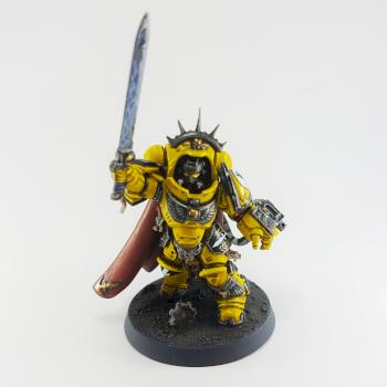 Imperial Fists' 6th Company Captain in Gravis Armour by Didinator