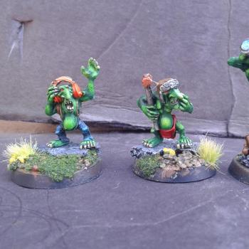 Forgeworld Gretchin and a Flash Gitz Ammo Runt by Niexist