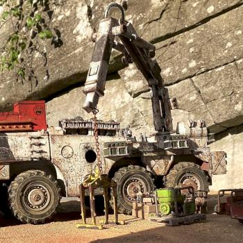 Muthaship Post Apoc Mobile Repair Shop by Clanmac