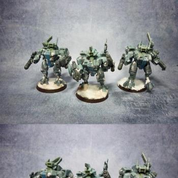 Tau Crisis Battlesuits with Drones by Matpaint