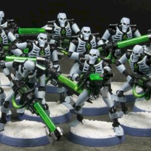 Necron Warrior by Lomingen