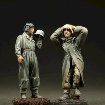 Russian tank crewman and surrendering German soldier. 1/35 scale resin figure. by Finecraftpoland