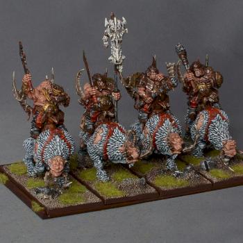 Mournfang cavalry by trollslayer