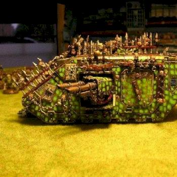 Land Raider by EnrohK