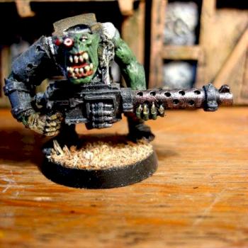 Guerrier Ork arme lourde 40K by Bef