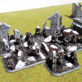 15mm WWII Germans in streetfight bases by Meraklis