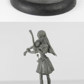 Tiny Violonist - 25 mm by Lafeenoirecreations