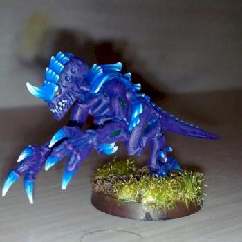 Genestealer-armed Hormagaunt conversion by Treveron