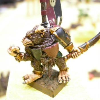 Une autre figurine by grosqueek