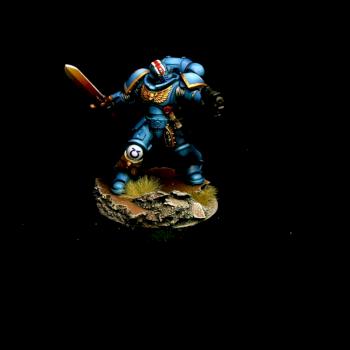 Ultramarines Primaris Lieutenant with power sword by goblet