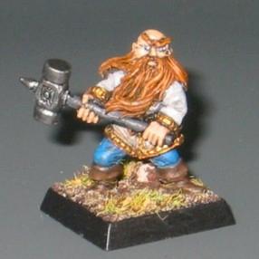 Dwarf Warrion with 2 hand hammer by Faber Claustarius
