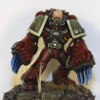 Space Marine Sergeant with Lightning Claws by Zteachout