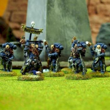Wolf guards with E-Hammer by Kjalter
